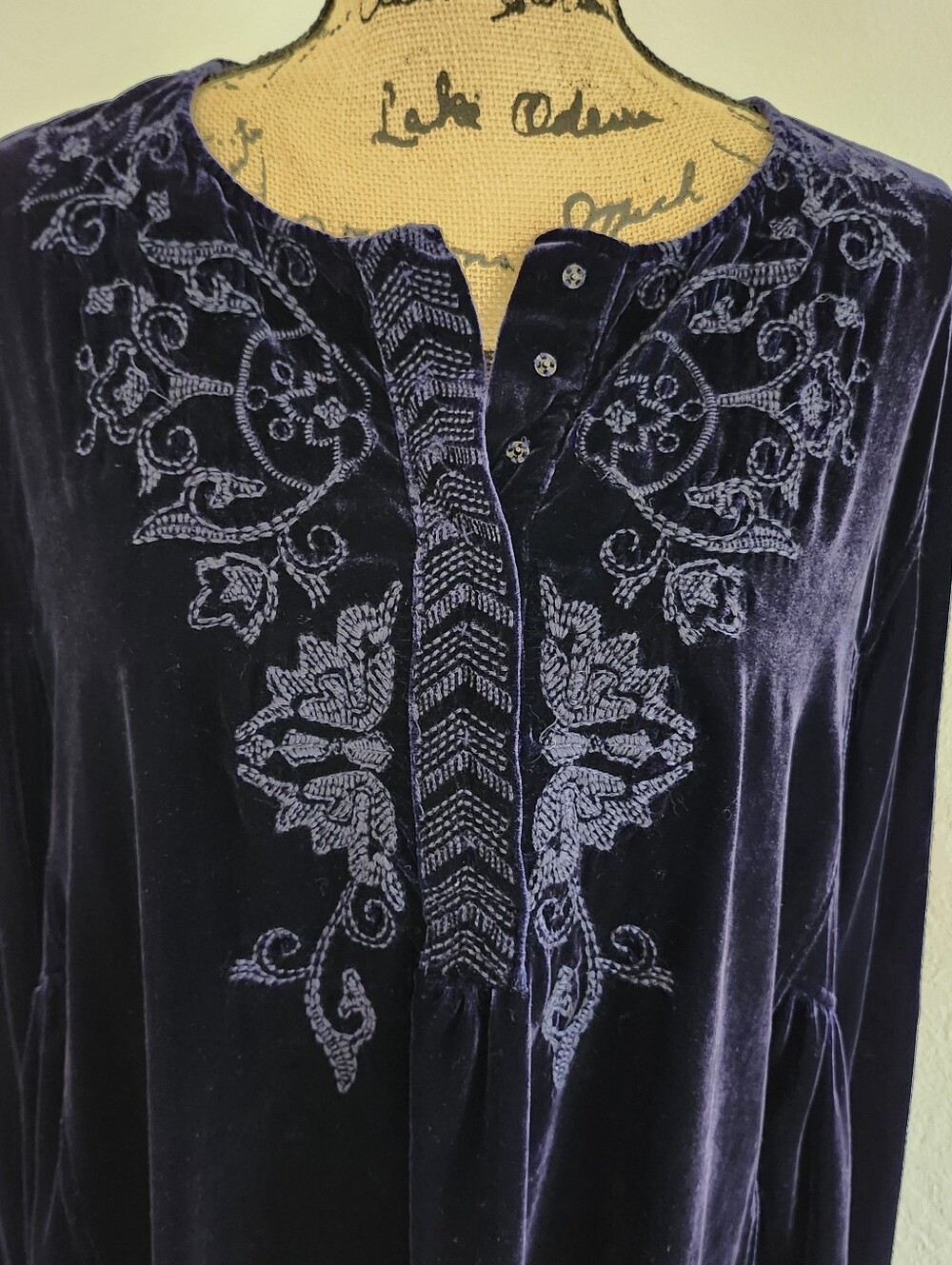 Johnny Was Blue Velvet Embroidered Tunic Sz L